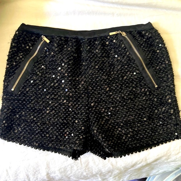 Sequin Black shorts - Picture 1 of 3